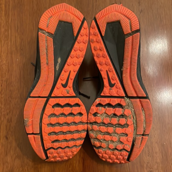 Shield Zoom Winflo 4 Running Shoe - Picture 4 of 5